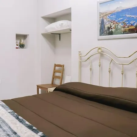 Aros Holiday-caroline Pompeya