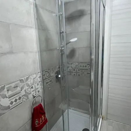 Aros Holiday-caroline *