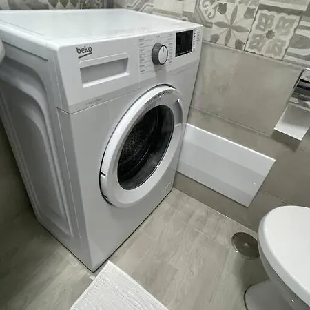 Holiday-caroline Apartman